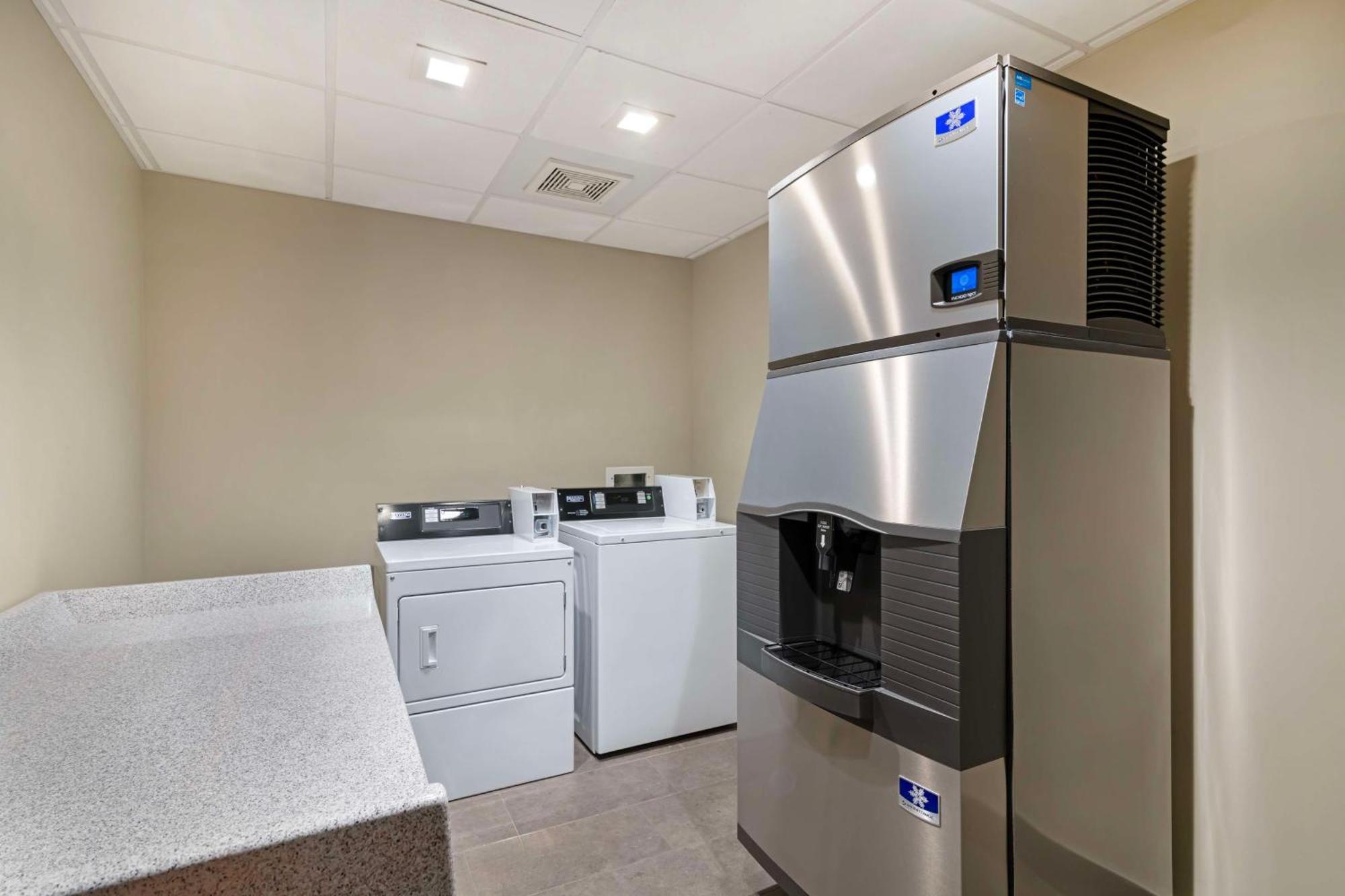 Best Western Plus Executive Residency Rigby'S Water World Hotel Warner Robins Exterior foto